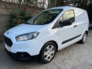 Ford Transit Courier 2021