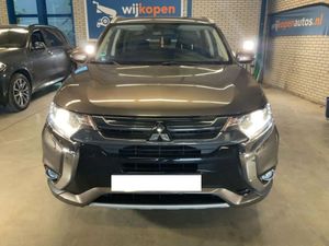 Mitsubishi Outlander 2.0 4WD Plug-In Hybrid Top 2016