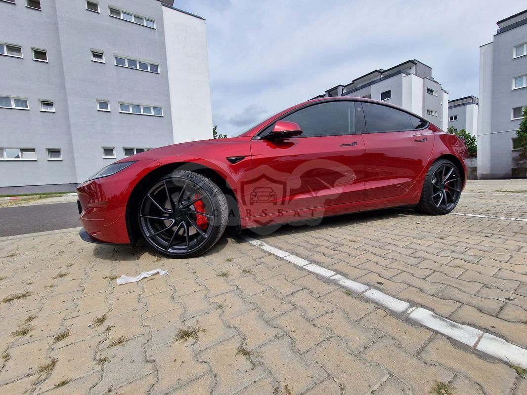 Tesla Model 3 Langstreckenbatterie Allradantrieb Dual Motor Performance 2024