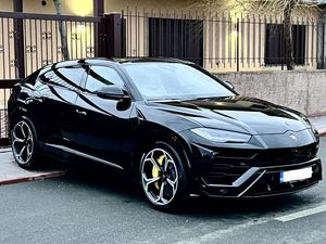 Lamborghini Urus Standard 2021