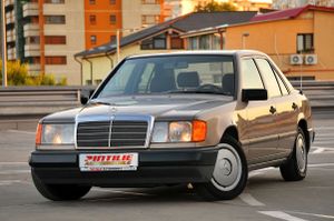 Mercedes-Benz E 1989