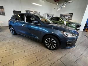 Ford Focus IV [2018 - Prezent] 1.0 EcoBoost 7DCT MHEV Titanium X 2025