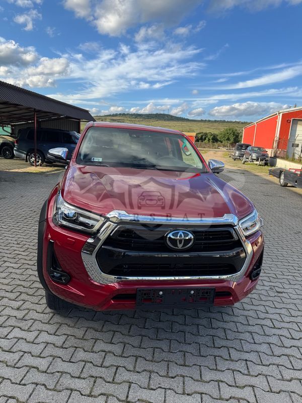 Toyota Hilux 2.8D 204CP 4x4 Double Cab AT MHEV Executive 2025