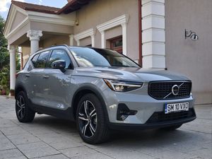 Volvo XC40 T5 AWD R-Design 2024