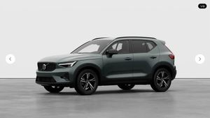 Volvo XC40 B3 AT FWD MHEV Plus Dark 2025