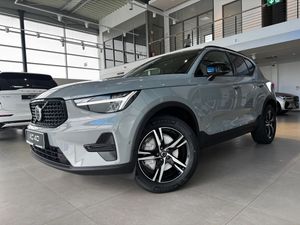 Volvo XC40 B3 AT FWD MHEV Plus Dark 2025