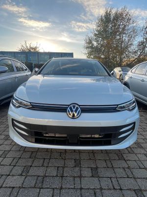 Volkswagen Golf VIII [2020 - Prezent] 1.5 eTSI DSG MHEV Life 2025