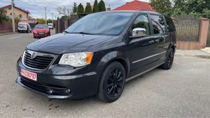 Lancia Voyager 2013