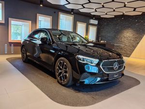 Mercedes-Benz E W214 [2023 - Prezent] 200 MHEV 4MATIC Aut. 2025
