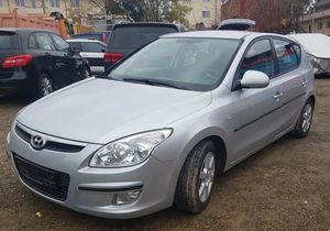 Hyundai i30 I [2007 - 2012] 1.6 CRDI blue Comfort 2008