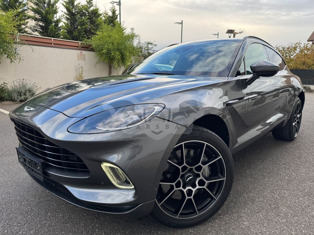 Aston Martin DBX 2021