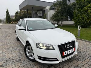 Audi A3 8P [2003 - 2013] Sportback 1.6 TDI Attraction 2012