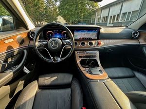 Mercedes-Benz E W213 [2016 - 2023] 300 de 4Matic T 9G-TRONIC Avantgarde 2021