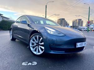 Tesla Model 3 Langstreckenbatterie Allradantrieb Dual Motor 2019