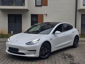 Tesla Model 3 Langstreckenbatterie Allradantrieb Dual Motor 2019