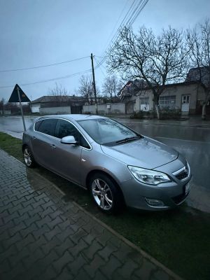 Opel Astra 2011