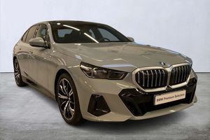 BMW 5 Series 530e AT PHEV 2025