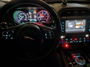 Jaguar XE E-Performance Aut. Portfolio 2016