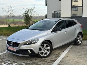 Volvo V40 II [2012 - Prezent] Cross Country D2 Momentum 2015