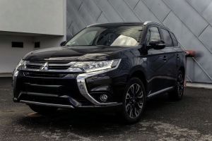 Mitsubishi Outlander III [2012 - 2021] 2.0 4WD Plug-In Hybrid Top 2016