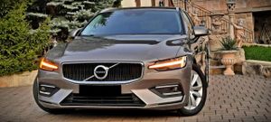 Volvo V60 II [2018 - Prezent] D3 Geartronic Momentum Core 2021