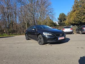 Volvo V40 II [2012 - Prezent] T2 Linje Svart 2017