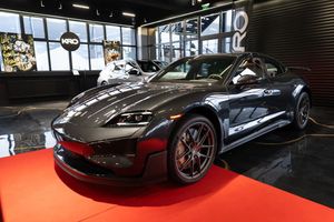 Porsche Taycan Turbo 2025