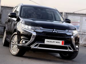 Mitsubishi Outlander 2.4 4WD Top 2020