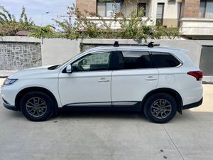 Mitsubishi Outlander III [2012 - 2021] 2.2 Litre DI-D AWD Instyle Aut. 2017