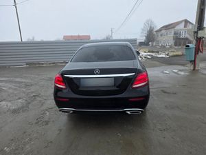 Mercedes-Benz E 220 d Aut. 2016