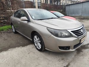 Renault Latitude (SM5) dCi 175 FAP Aut. 2011