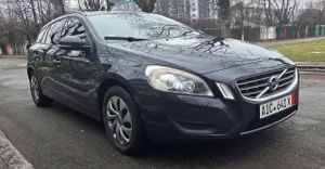 Volvo V60 I [2010 - 2018] D3 Momentum 2013