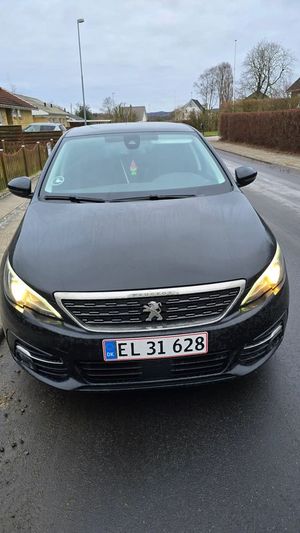 Peugeot 308 II [2013 - 2021] BlueHDi 130 Stop & Start Allure Business-Paket 2019