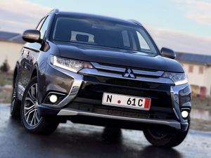 Mitsubishi Outlander 2.2 DI-D 4WD Automatik Diamant Edition+ 2017