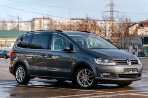 Volkswagen Sharan II [2010 - Prezent] 2.0 TDI DSG Blue Motion Style 2011