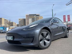 Tesla Model 3 Langstreckenbatterie Allradantrieb Dual Motor 2020