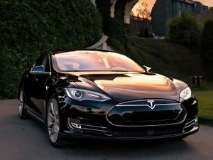 Tesla Model S Standard 2016