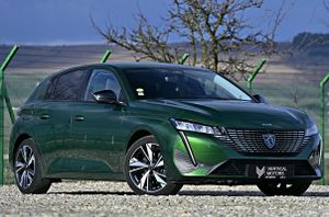 Peugeot 308 III [2021 - Prezent] 1.5L BlueHDI 130 S&S EAT8 GT 2022