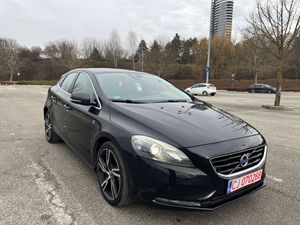 Volvo V40 II [2012 - Prezent] D4 Ocean Race 2015