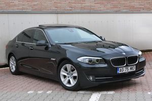 BMW 5 Series F10/F11/F07 [2010 - 2017] 520d Sport-Aut. BluePerformance 2012