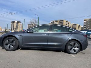 Tesla Model 3 Langstreckenbatterie Allradantrieb Dual Motor 2019