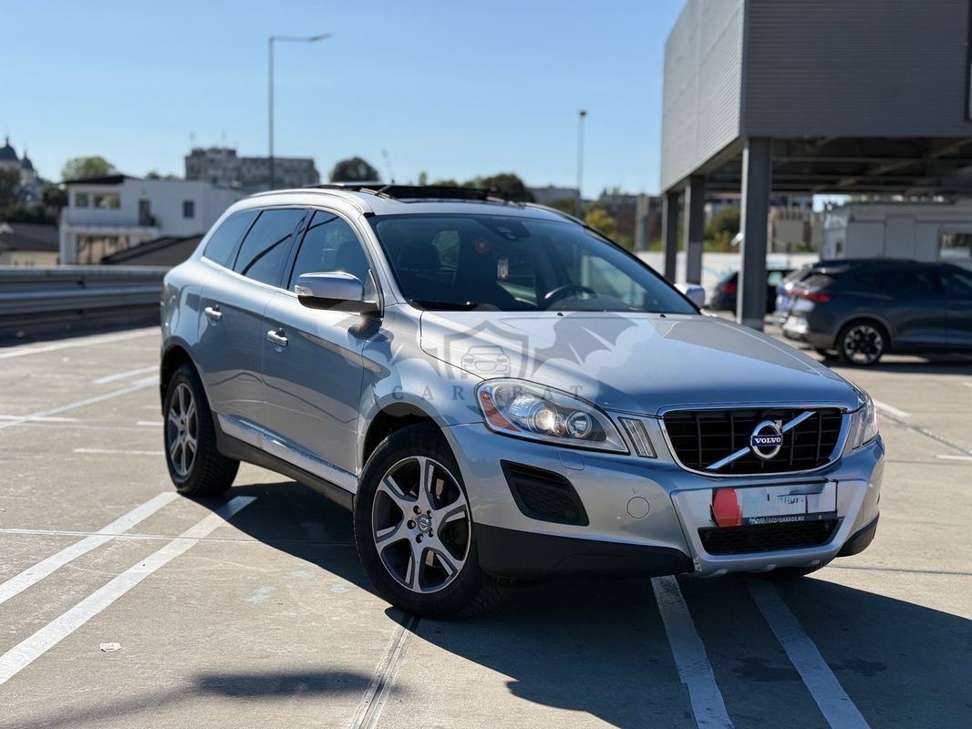 Volvo XC60 I [2008 - 2017] D4 Momentum 2013