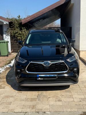 Toyota Highlander 2.5 L Dynamic Force 248CP Luxury Metallic 2023