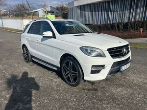 Mercedes-Benz ML W166 [2011 - 2015] 350 BlueTEC 4MATIC 7G-TRONIC Edition 1 2015