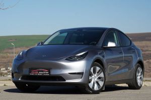 Tesla Model Y Premium Long Range Dual Motor AWD 2023