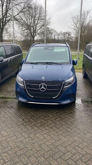 Mercedes-Benz V 300 d Combi Lung 237 CP AWD 9AT AVANTGARDE EDITION 2024