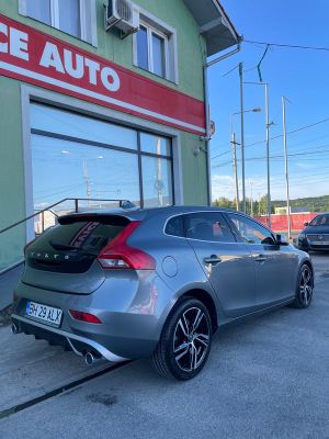 Volvo V40 II [2012 - Prezent] D4 VEA R-Design 2015