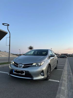 Toyota Auris II [2012 - 2018] 1.8 L VVT-i HSD Sol 2014