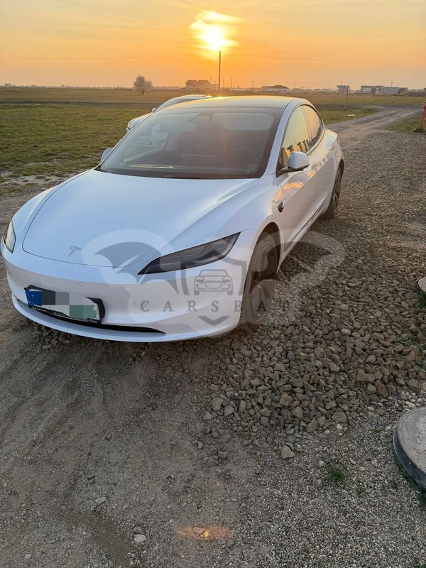 Tesla Model 3 2024
