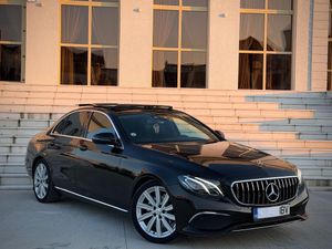 Mercedes-Benz E W213 [2016 - 2023] 220 d 4MATIC 9G-TRONIC Avantgarde 2017